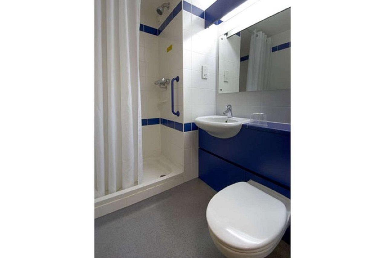 Travelodge Гаррогейт Екстер'єр фото