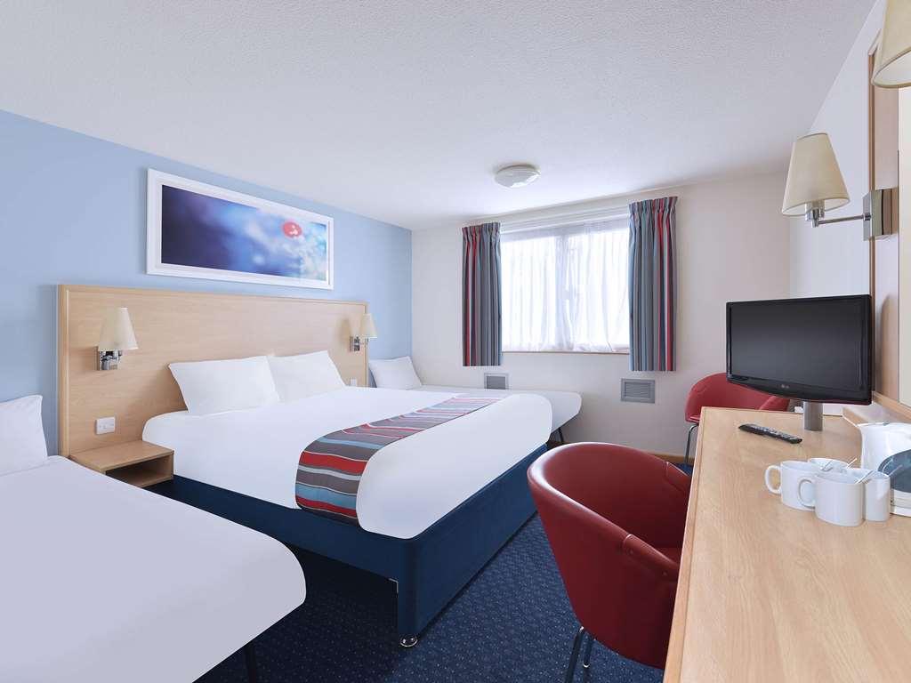 Travelodge Гаррогейт Номер фото